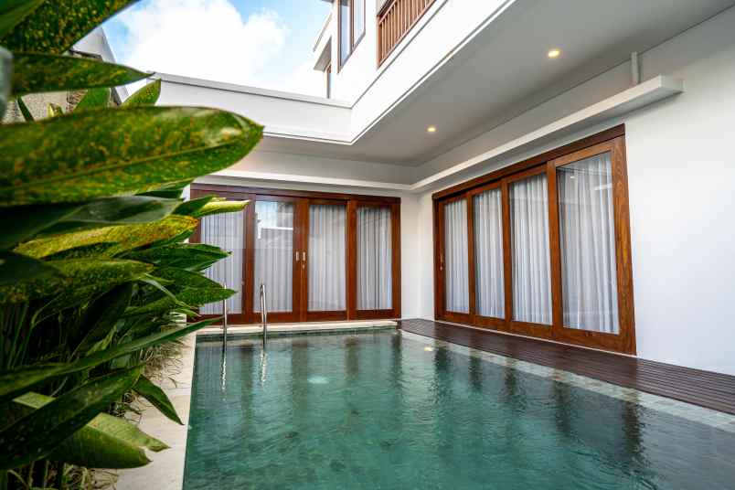 dijual villa jalan raya uluwatu no 77