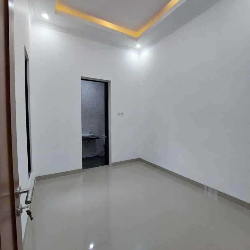 dijual villa jl kaliurang km 12