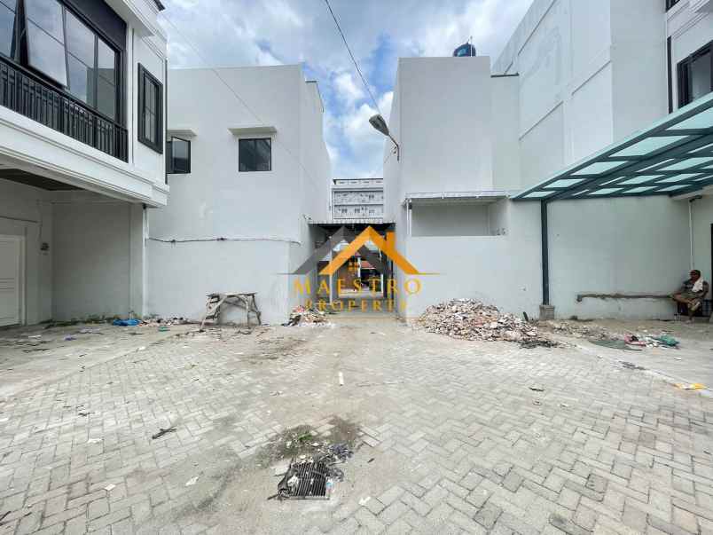 dijual villa komplek cemara colorado