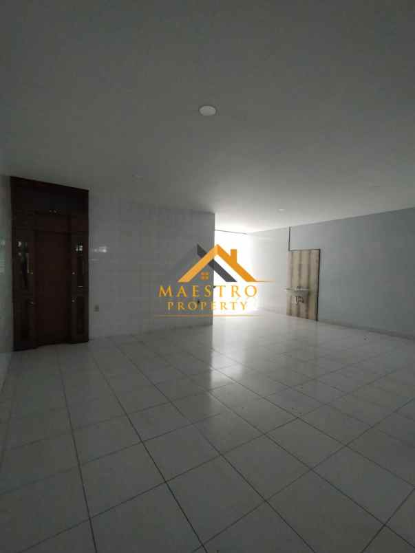 dijual villa komplek jati mas jalan