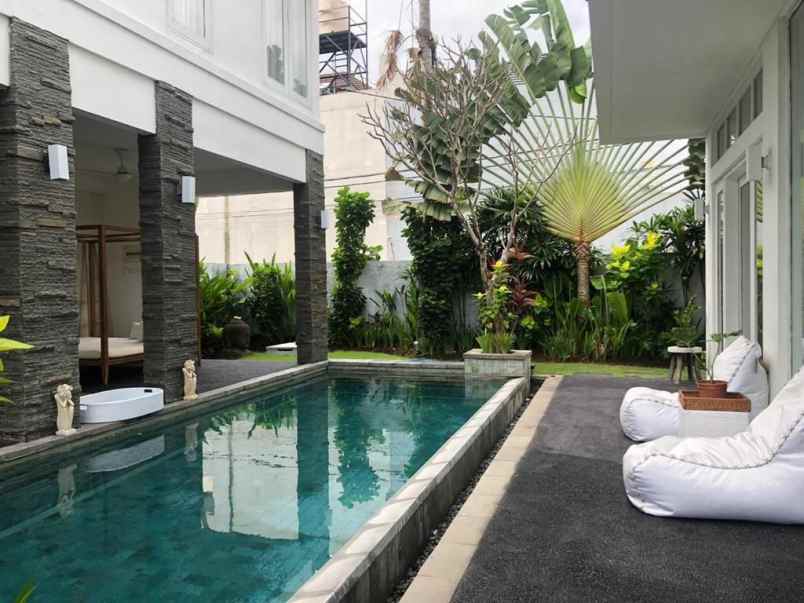 dijual villa lantai 2 lokasi brawa canggu