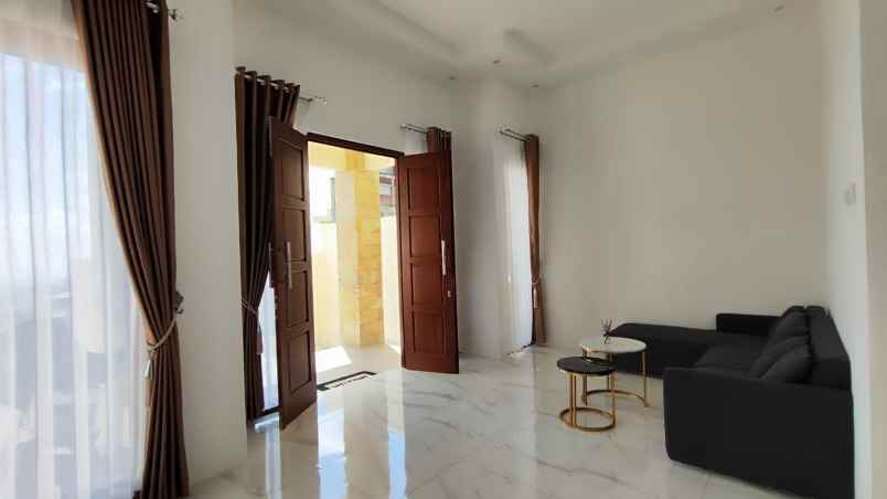 dijual villa oro oro ombo