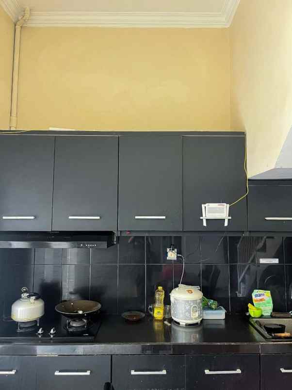 dijual villa oro oro ombo