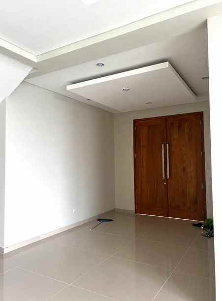 dijual villa the taman dayu sagamore hills