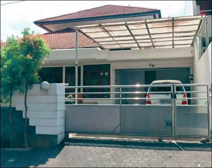 dijuwal rumah 2 lt kawasan smg atas