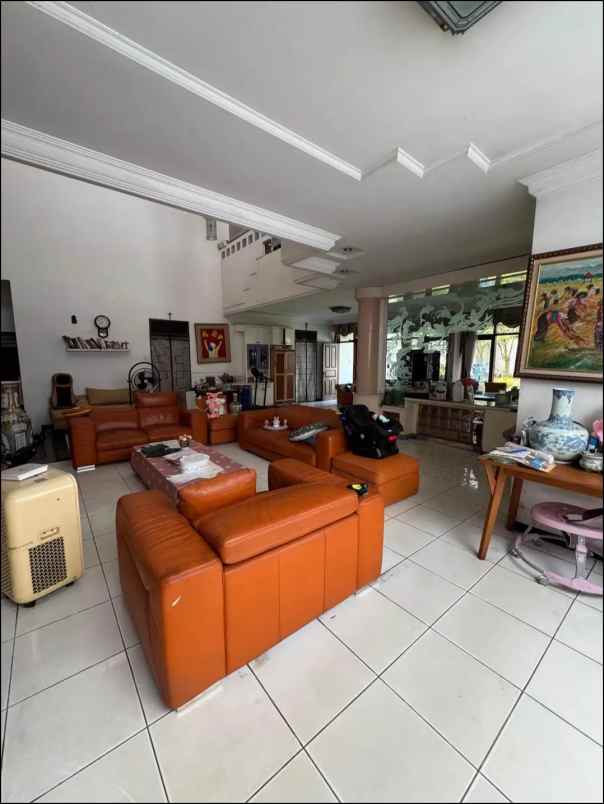 dijuwal rumah 2 lt kawasan smg atas