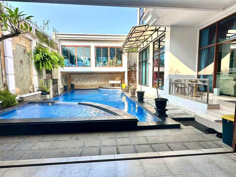 dijuwal rumah sultan 2 lt full furnished