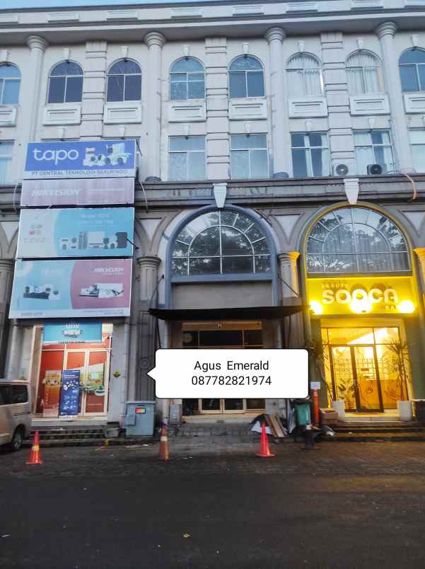 disewakan ruko crown hadap boulevard green lake city