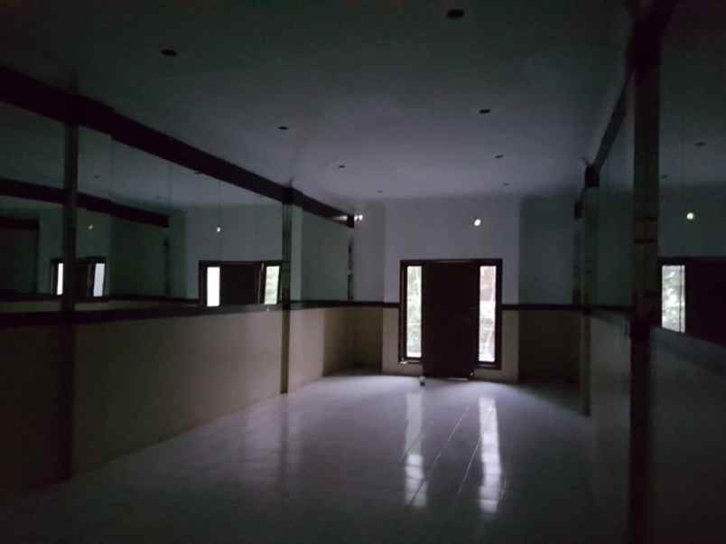 disewakan ruko gudang kantor jalan darmo baru barat