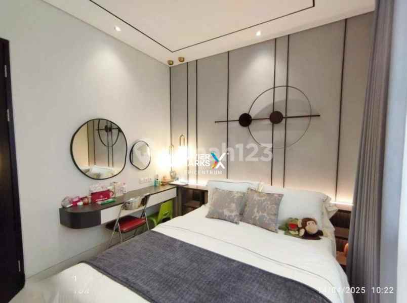 disewakan rumah baru super mewah greenlake citraland