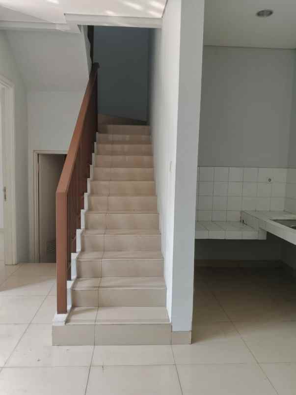 disewakan rumah cluster yarra jgc jakarta