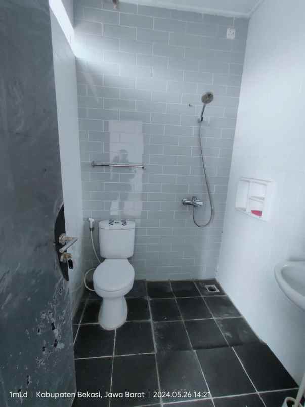 disewakan rumah harapan indah cluster lavesh