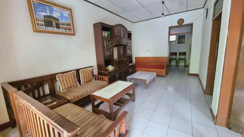 disewakan rumah jl kalidam utara no 69 rt