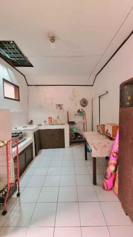 disewakan rumah jl kalidam utara no 69 rt