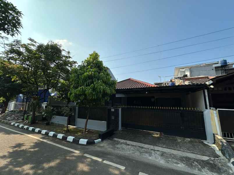 disewakan rumah komplek billymoon