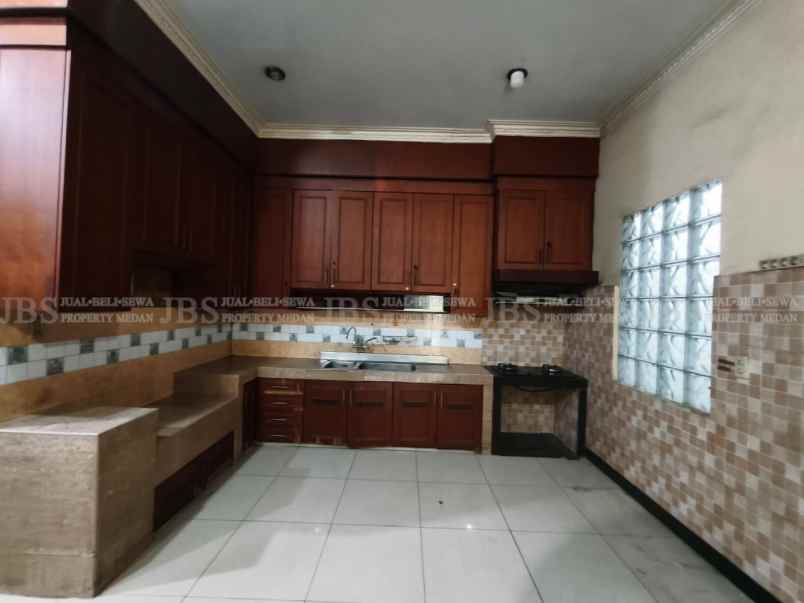 disewakan rumah komplek cemara hijau jalan