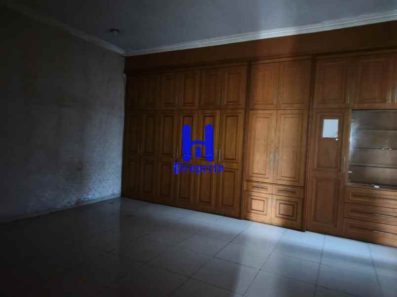 disewakan rumah komplek cemara hijau jalan
