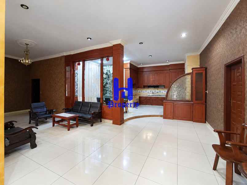 disewakan rumah komplek cemara hijau jalan