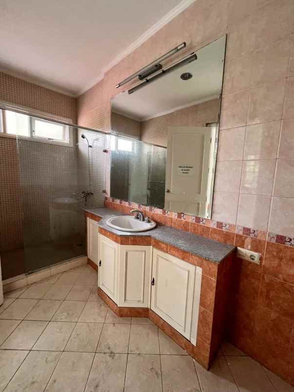 disewakan rumah menteng