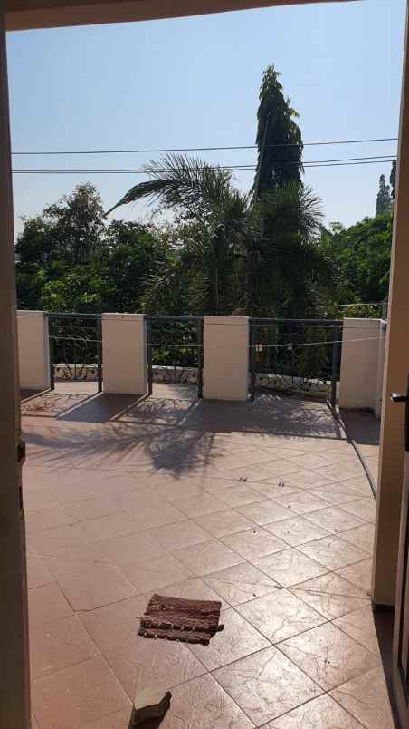 disewakan rumah wiguna tengah