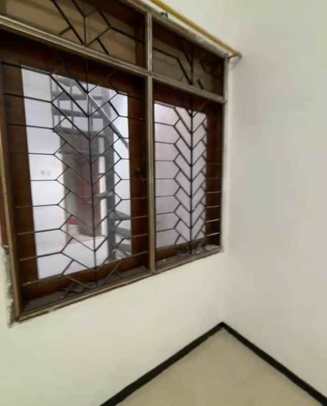 disewakan rumah wisma mukti klampis