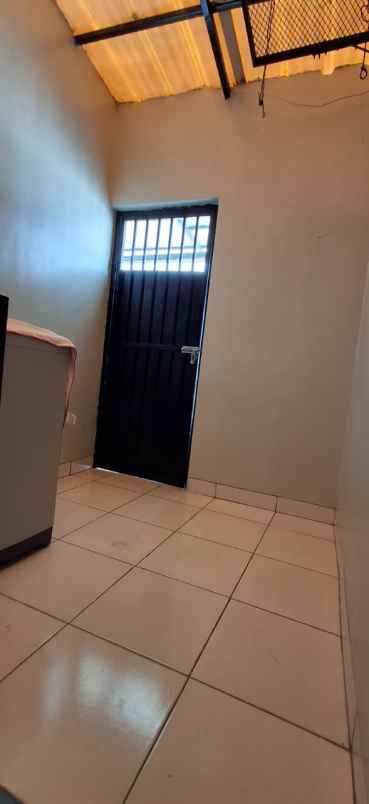 jual cepat town house 3 lantai leuwinanggung depok