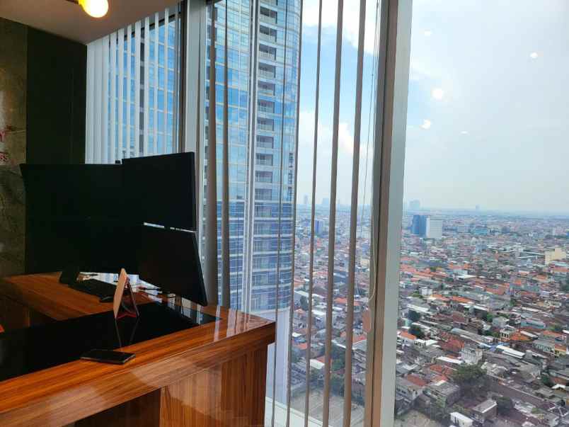 jual perkantoran pakuwon tower lt18