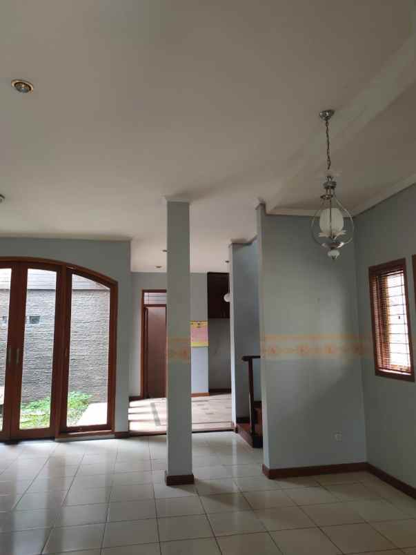 jual rumah di setraduta bandung 2 lantai