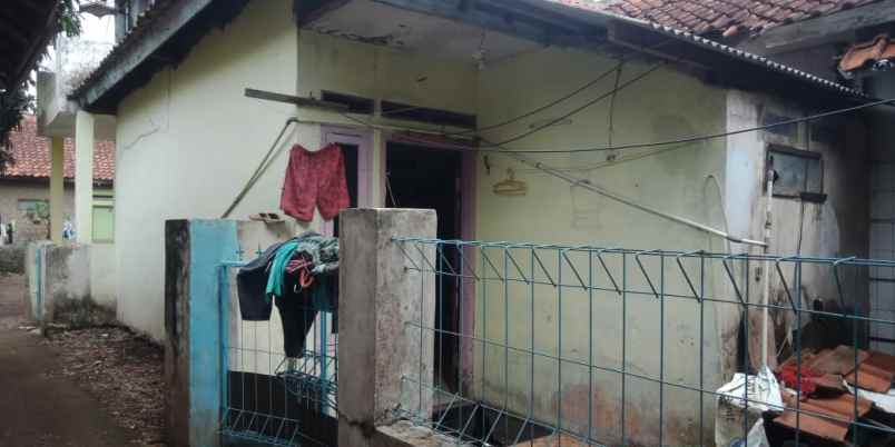 jual rumah kampung suasana asri