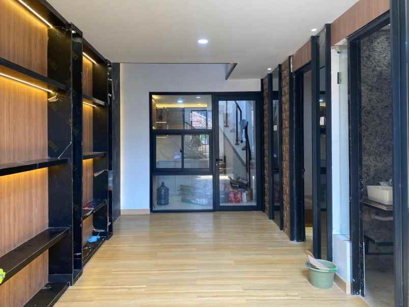 jual rumah mewah full furnished citra 1 jak bar