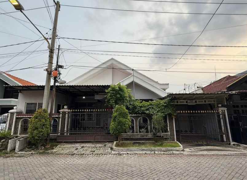 manyar tirtoyoso siap huni row 3 mobil tidak banjir