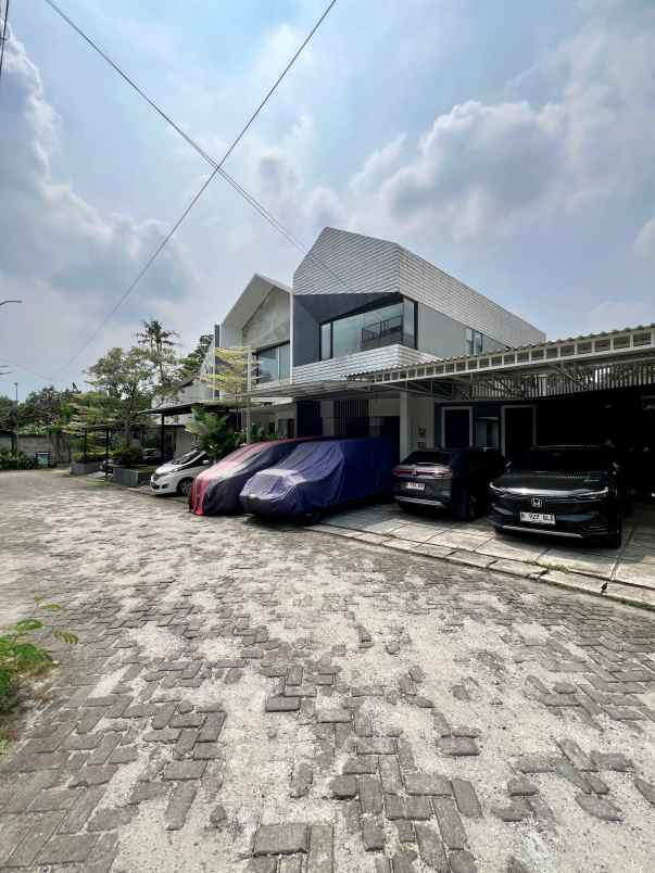 rare unit rumah luas asri di veteran jakarta selatan