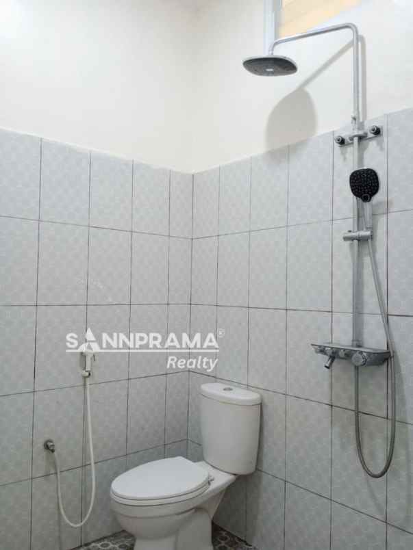 rumah 1 5 lantai mezzanine di perumnas depok 1 melin