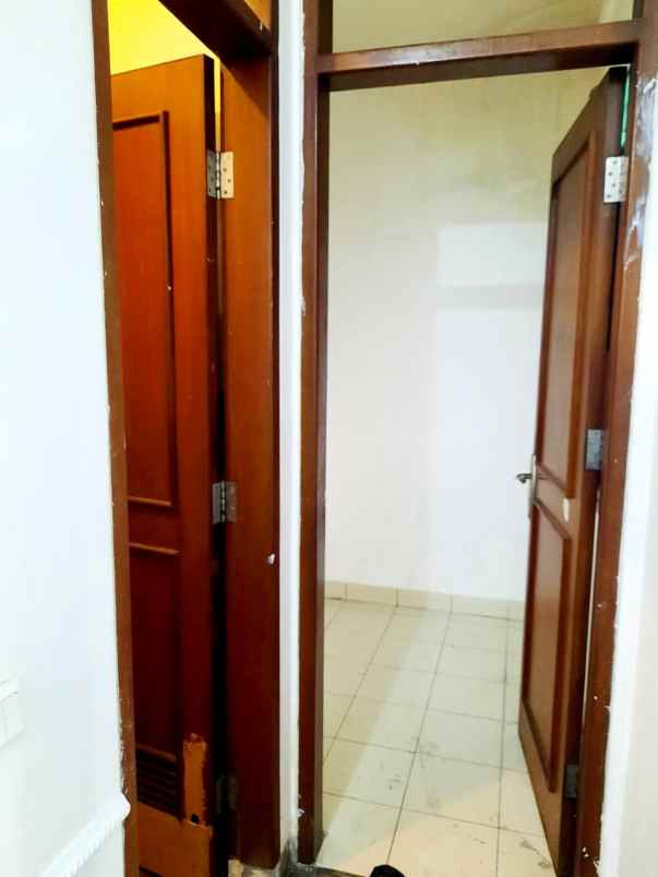 rumah 2 lantai di delatinos bsd tangsel