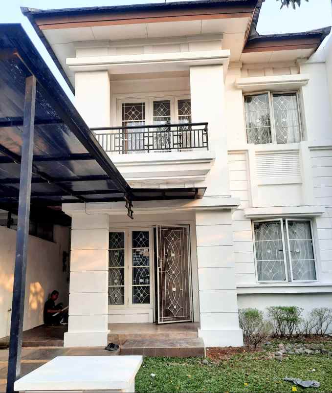 rumah 2 lantai di delatinos bsd tangsel