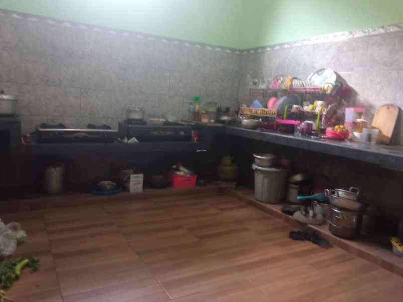 rumah 2 lantai dijual cepat