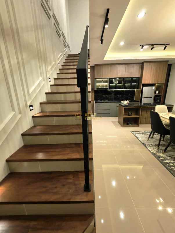 rumah 2 lantai modern dekat stadion maguwoharjo sleman