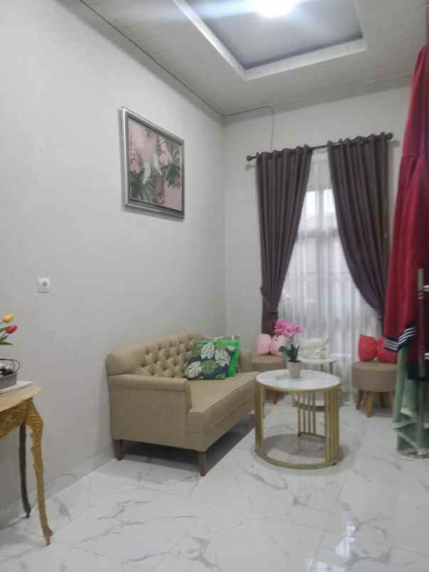 rumah 2 lantai siap huni semi furniture free pajak