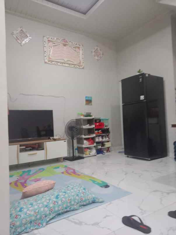 rumah 2 lantai siap huni semi furniture free pajak