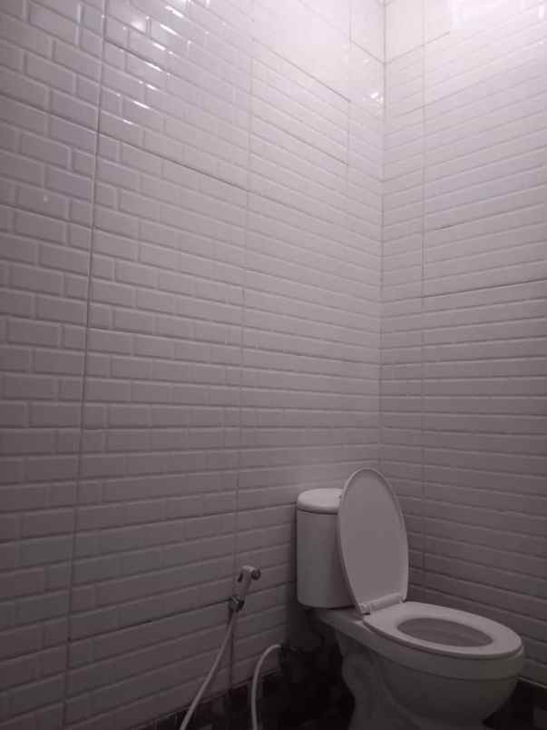 rumah 2 lantai siap huni semi furniture free pajak