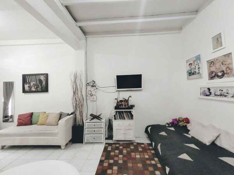 rumah 2 lantai strategis di antapani harga terjangkau