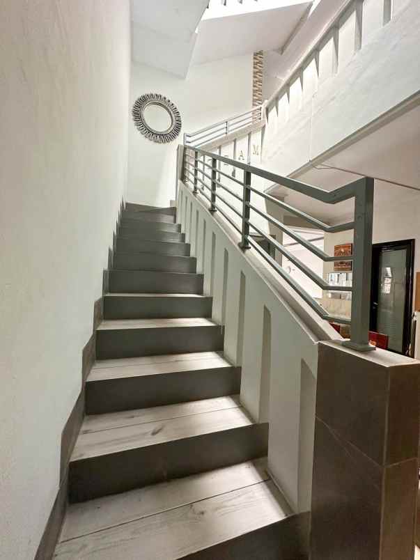 rumah 2nd 2lt plus rooftop di cikunir bekasi selatan