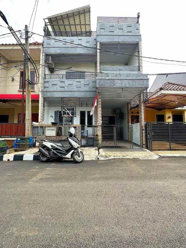 rumah 2nd 2lt plus rooftop di cikunir bekasi selatan