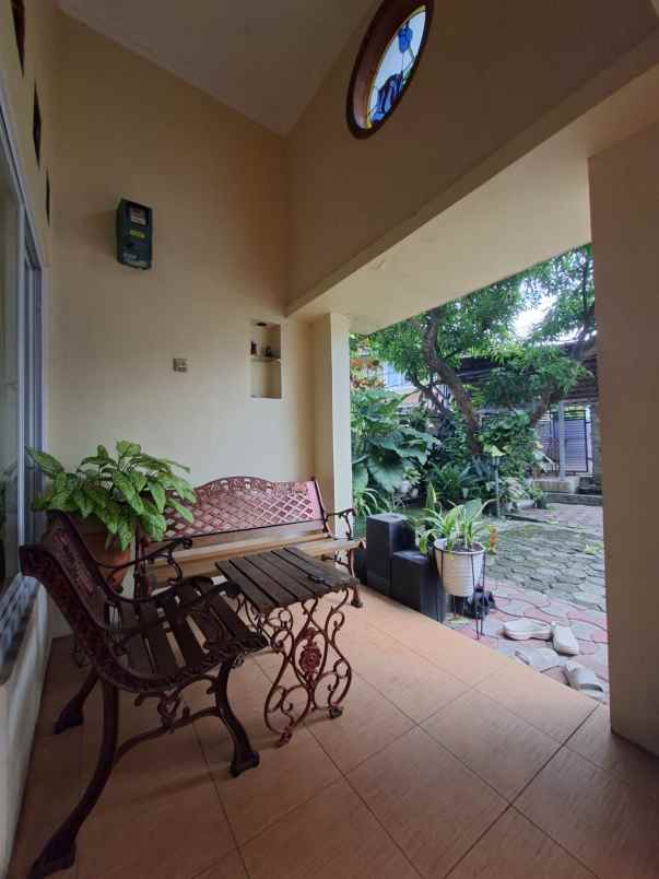 rumah asri dan nyaman lahan luas di bogor