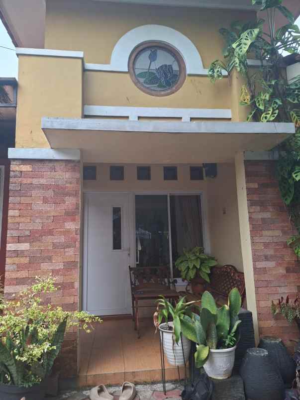 rumah asri dan nyaman lahan luas di bogor