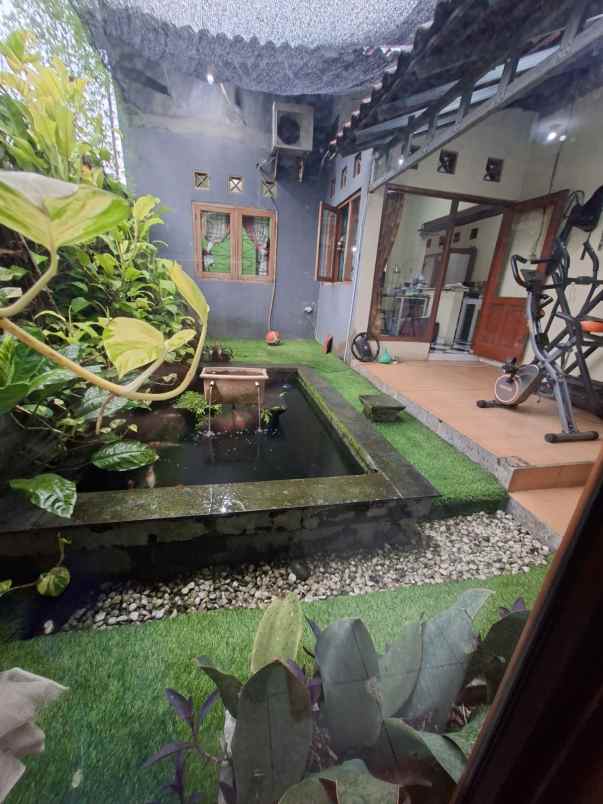 rumah asri dan nyaman lahan luas di bogor