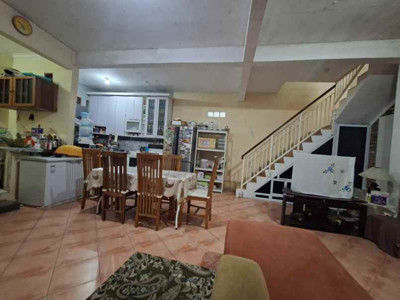 rumah asri dan nyaman lahan luas di bogor