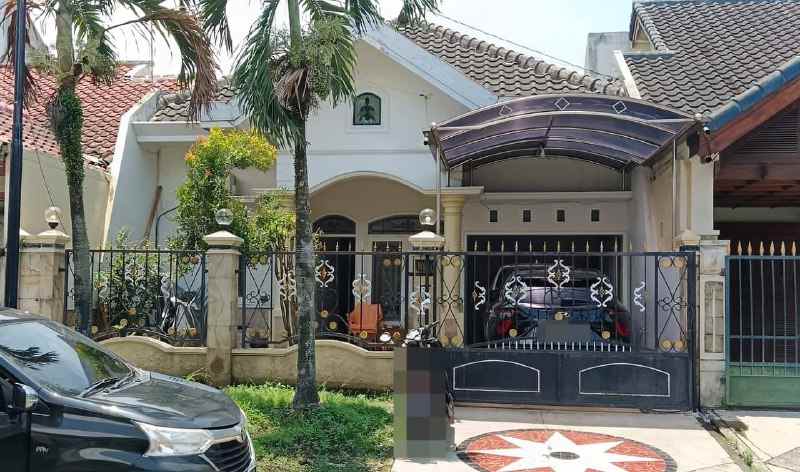 rumah bagus strategis kawasan elite perum araya malang