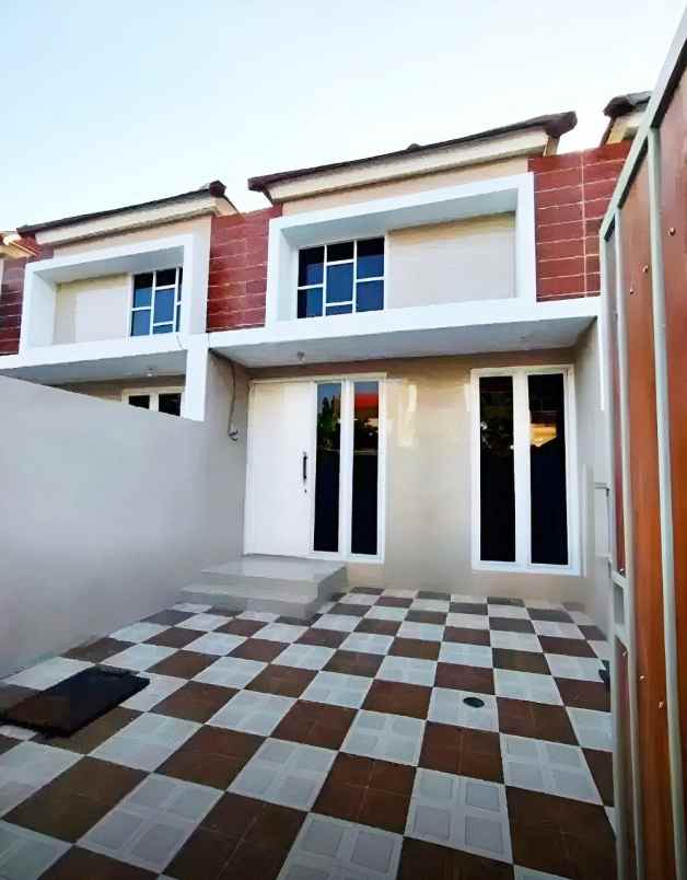 rumah bangunan baru di wiyung surabaya