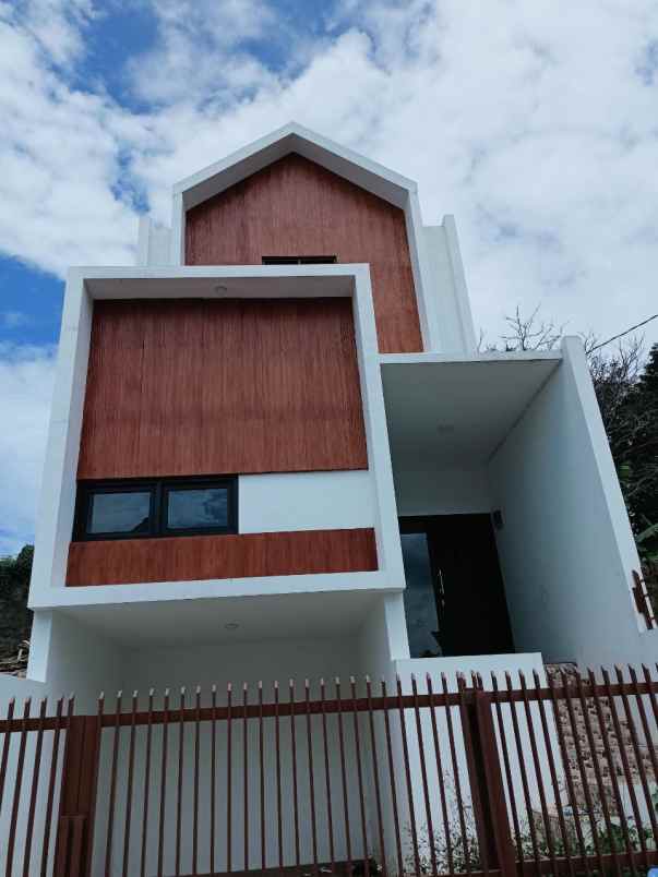 rumah baru 2 lantai gratis full furnished cimahi